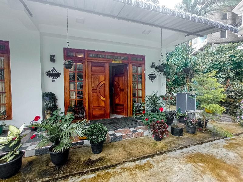Daffodils Inn Vacation rental in Central Province