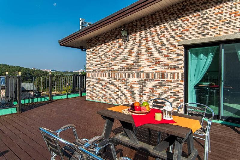 Sokcho White House Bed and Breakfast in South Korea