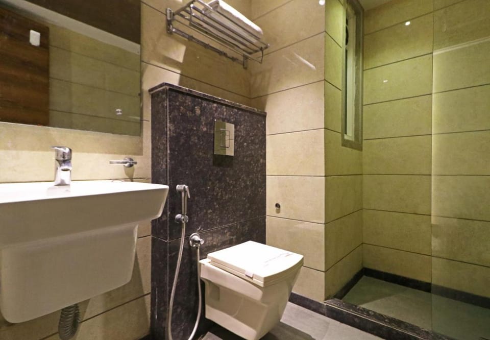 The IVY Grand Hotel - 5 Minutes from Connaught Place and New Delhi Railway Station With Free Secured Parking Hotel in New Delhi