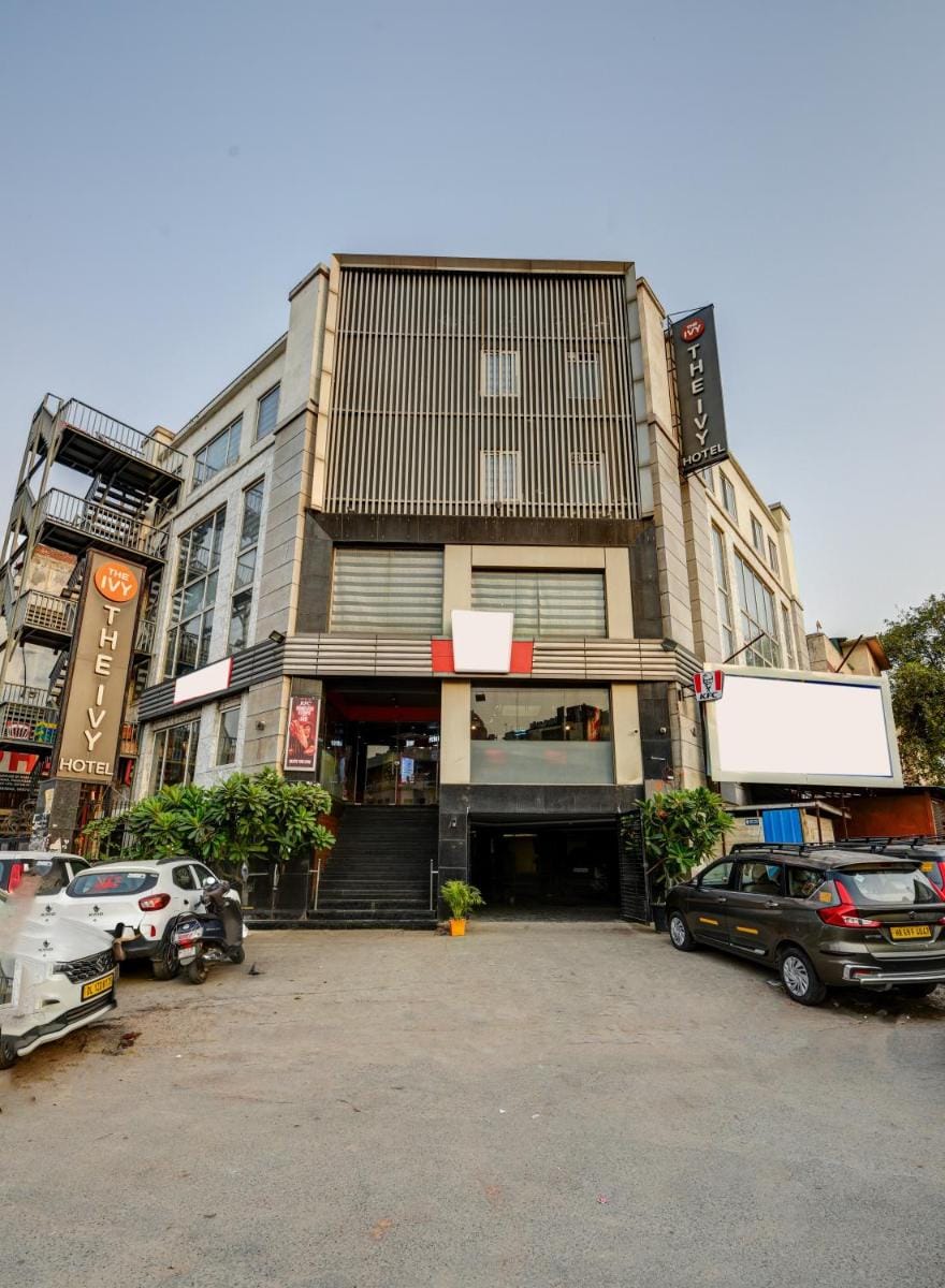 The IVY Grand Hotel - 5 Minutes from Connaught Place and New Delhi Railway Station With Free Secured Parking Hotel in New Delhi