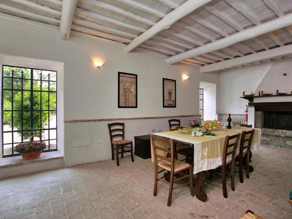 Villa in Rome with Pool  Garden Villa in Umbria