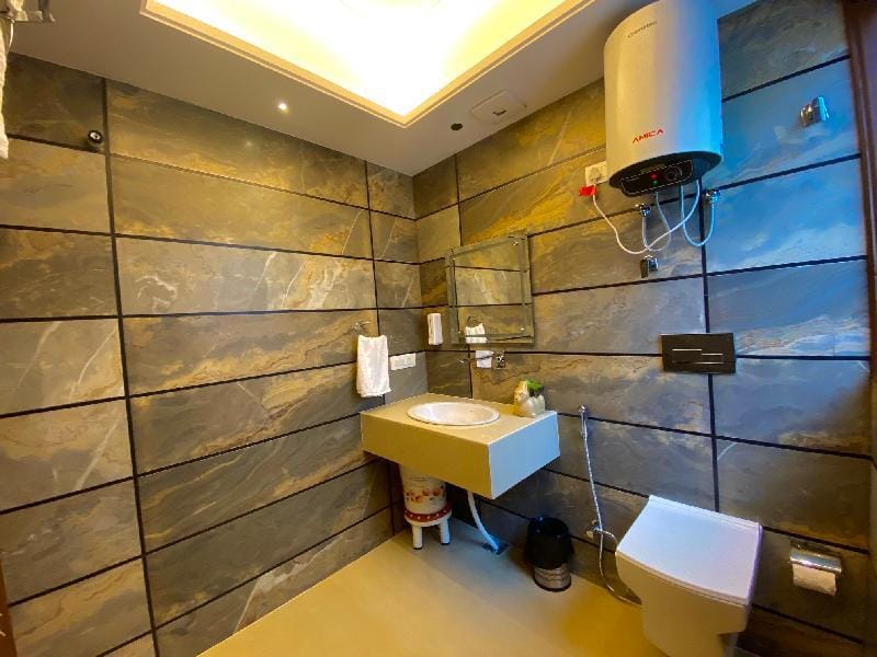 Westberry-Valley view deluxe room Villa in Shimla