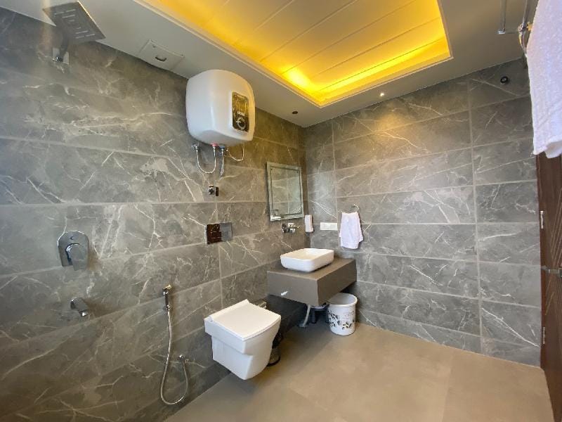 Westberry 230 degree view Villa in Shimla