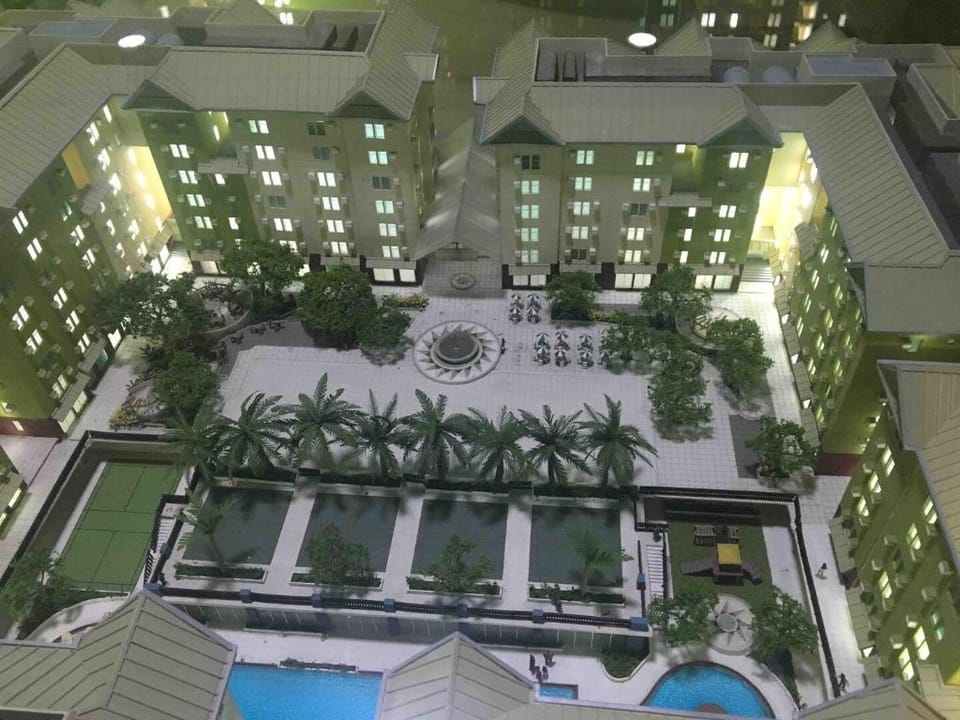 CENTROPOLIS 3, Tropical Modern Apartment in Muntinlupa