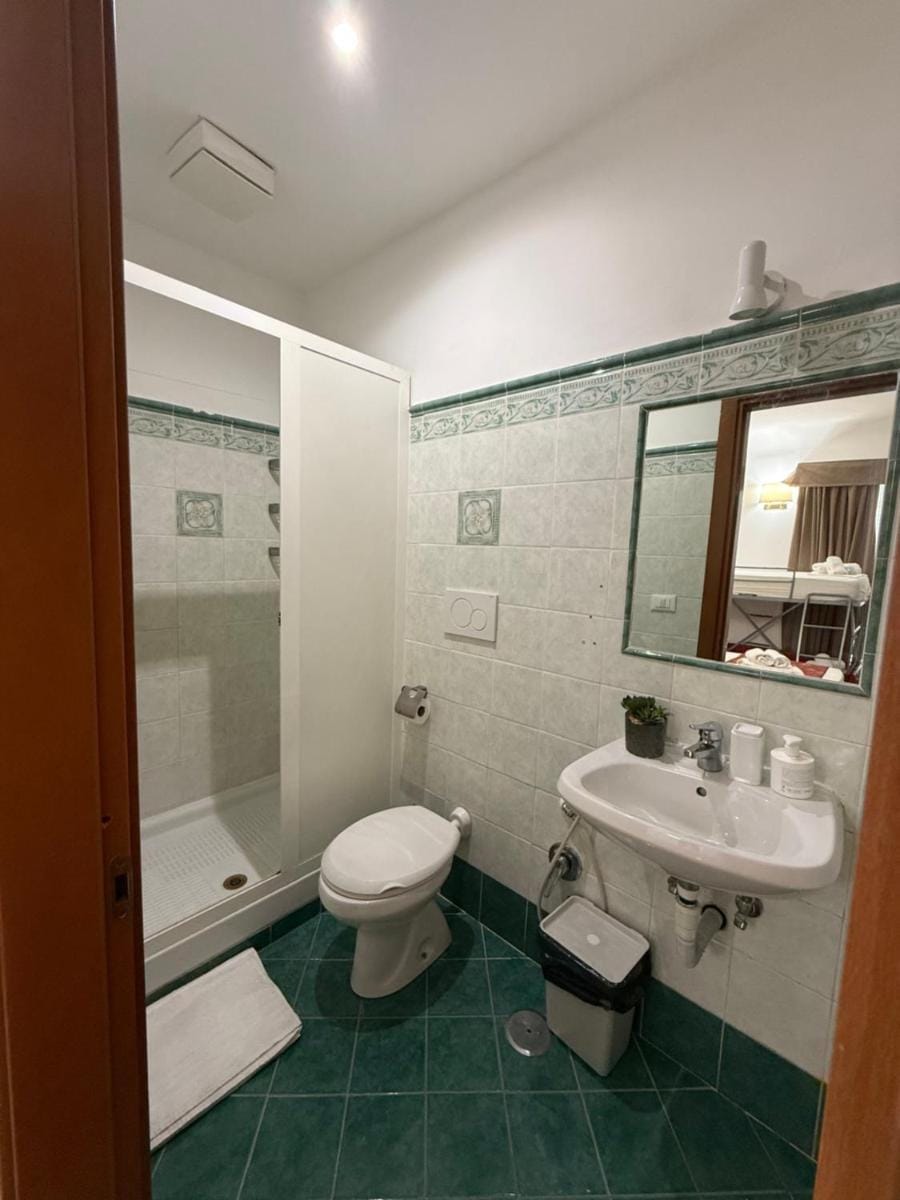 Grand Gaeta Bed and Breakfast in Rome