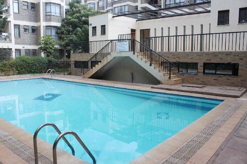 Modern Luxe-JKIA Apartments, 3 bdrm with Pool &Gym Vacation rental in Nairobi