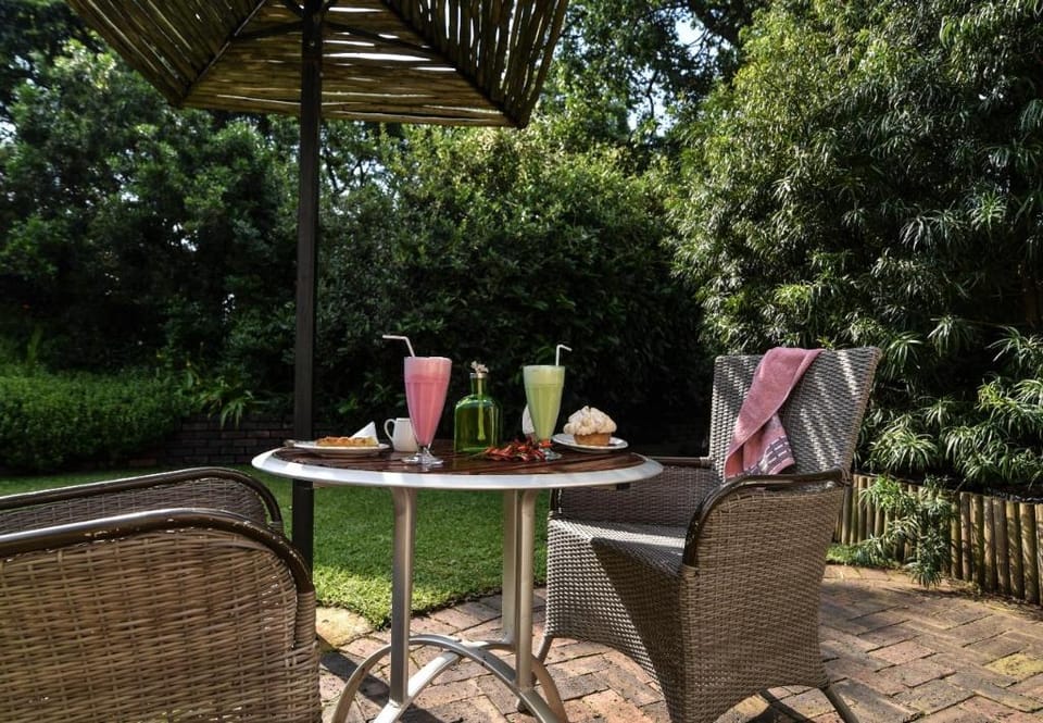 Rockfig Cottage for 2 people with wonderful private terrace in garden Vacation rental in Roodepoort