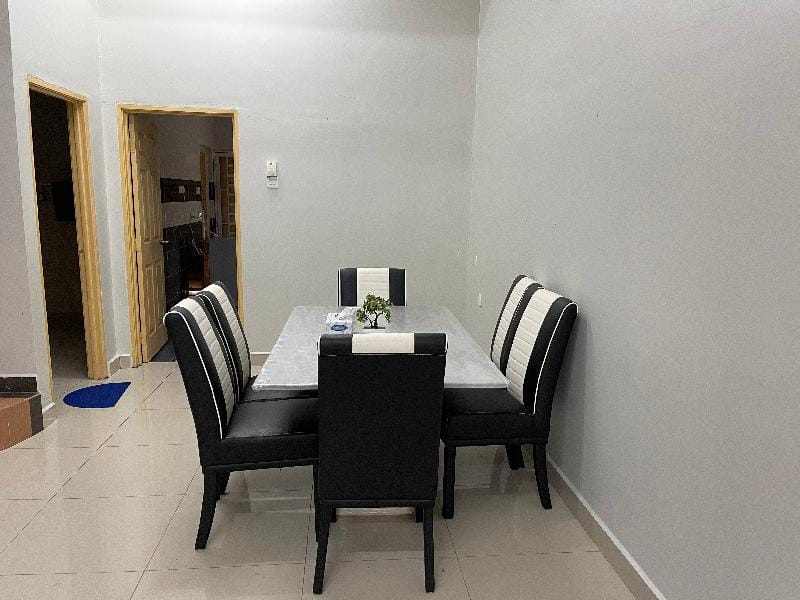SHAH HomeStay Gong Badak(4 Bilik) with NETFLIX Vacation rental in Terengganu, Malaysia