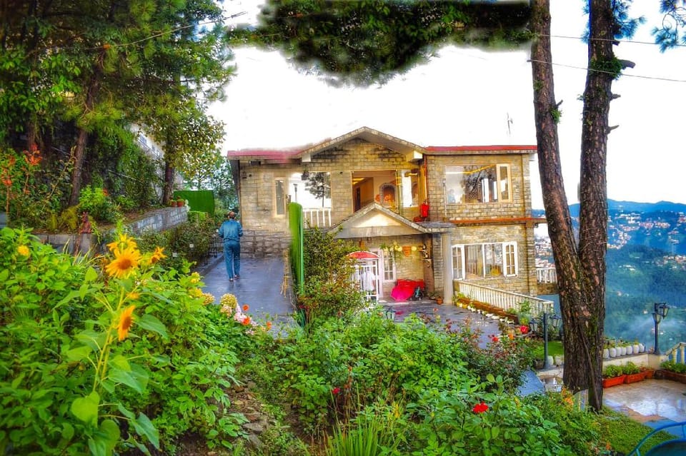 Westberry Deluxe room(no view) Villa in Shimla