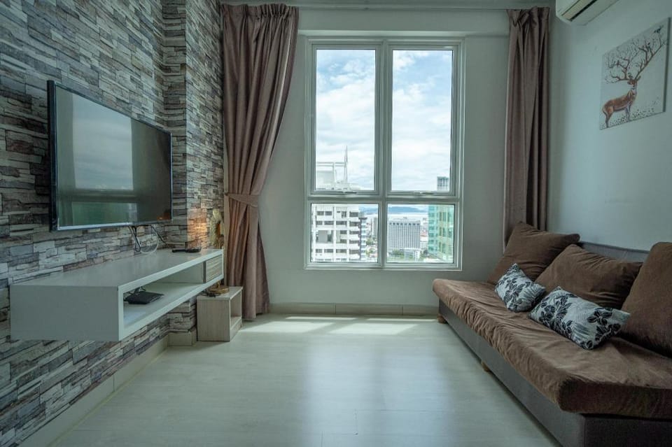 Single Seaview Condo @ Gurney ;Georgetown  Apartment in George Town