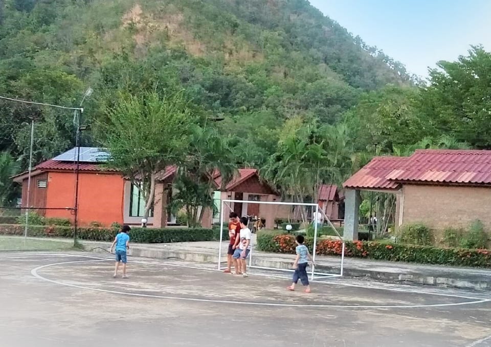 Bandin Klindao บ้านดิน กลิ่นดาว กาญจนบุรี Vacation rental in Thailand