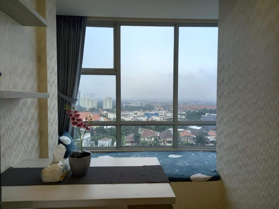 Great View Pool 2BR Benson @Pakuwon Apartment in Surabaya