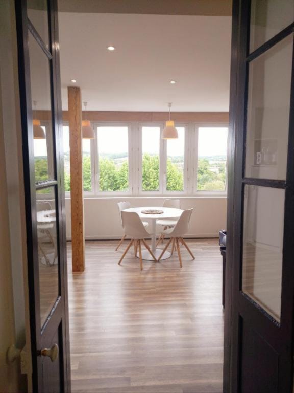 Appartement avec vue et loggia Apartment in Auch