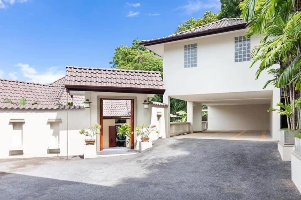Direct  Beachfront  Private Pool  Phuket Villa in Wichit