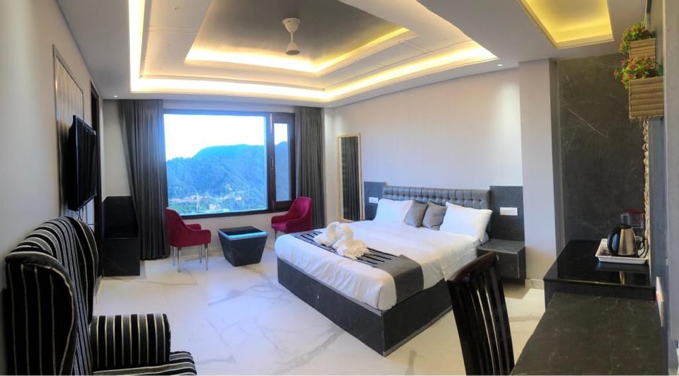 WESTBERRY GARDEN VIEW SUNSET ROOM Villa in Shimla