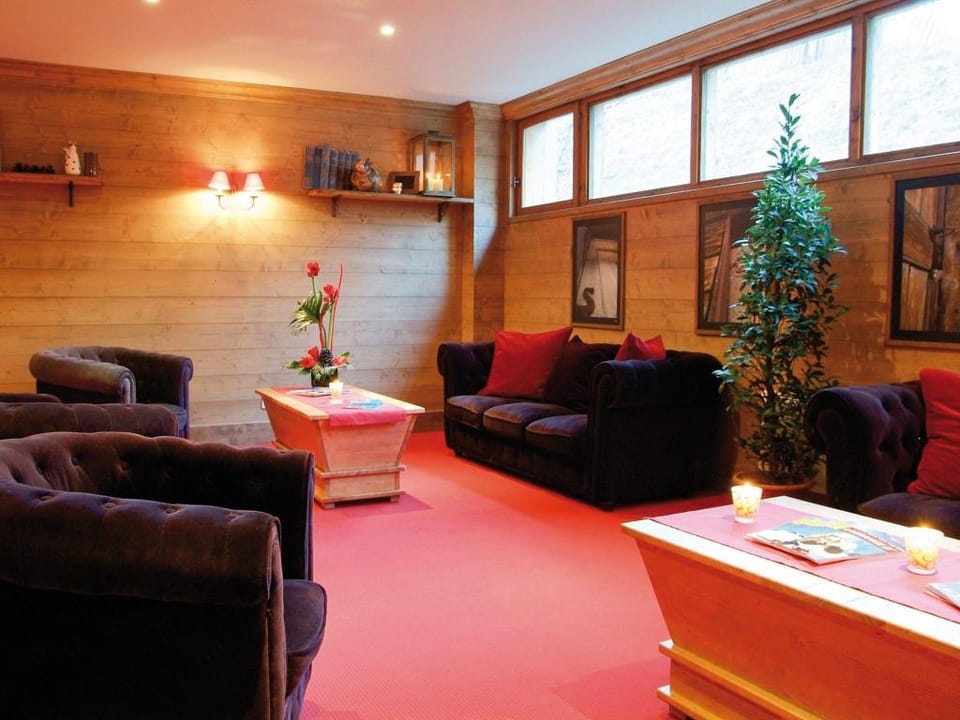 Mountain Escape with Pool Apartment in Les Allues