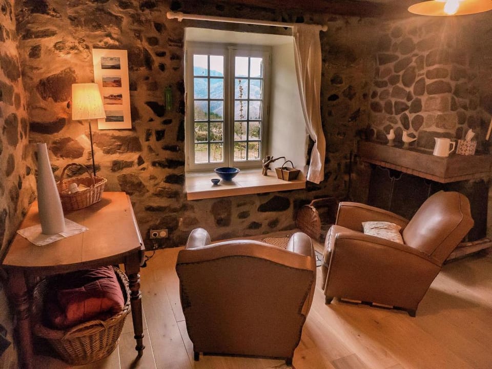 Cozy Countryside Escape in Auvergne Vacation rental in Auvergne-Rhône-Alpes