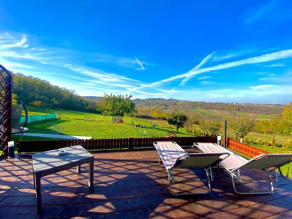 Avala Sunset apartment only 20 mins from down town Apartment in Vojvodina