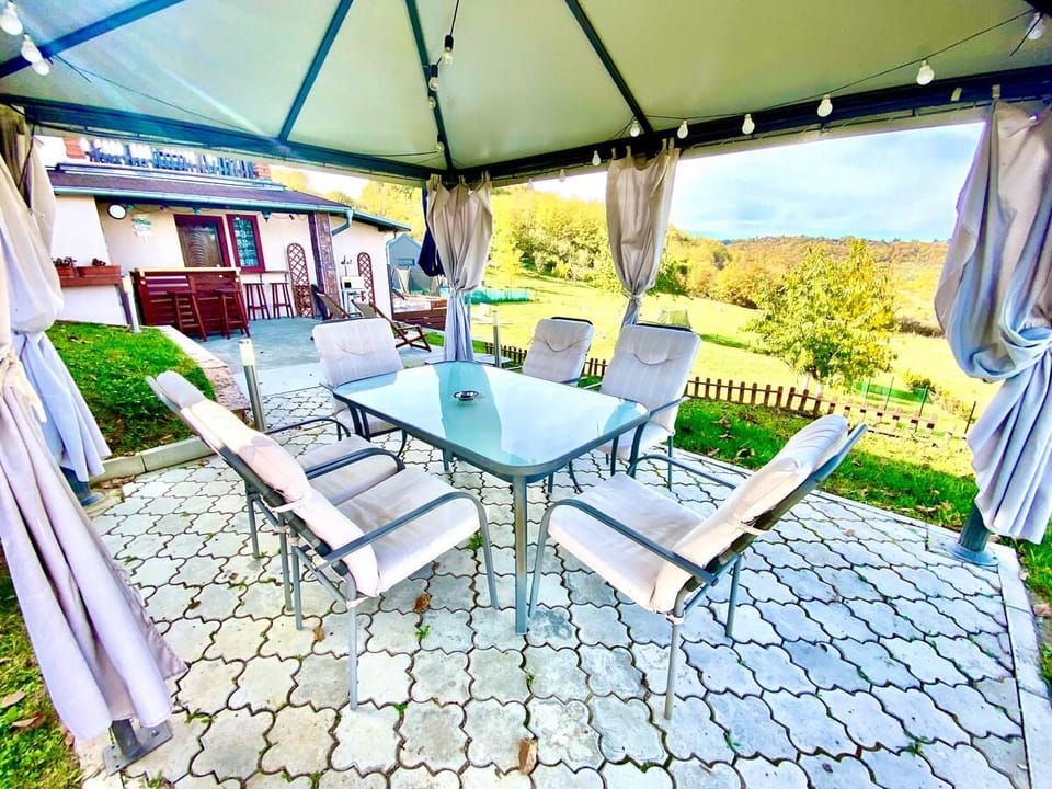 Avala Sunset apartment only 20 mins from down town Apartment in Vojvodina