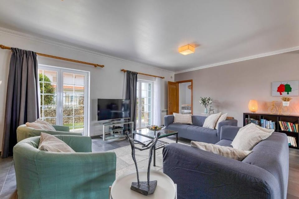 Villa Casa Branca - with Private Pool & Big Garden Villa in Lisbon District