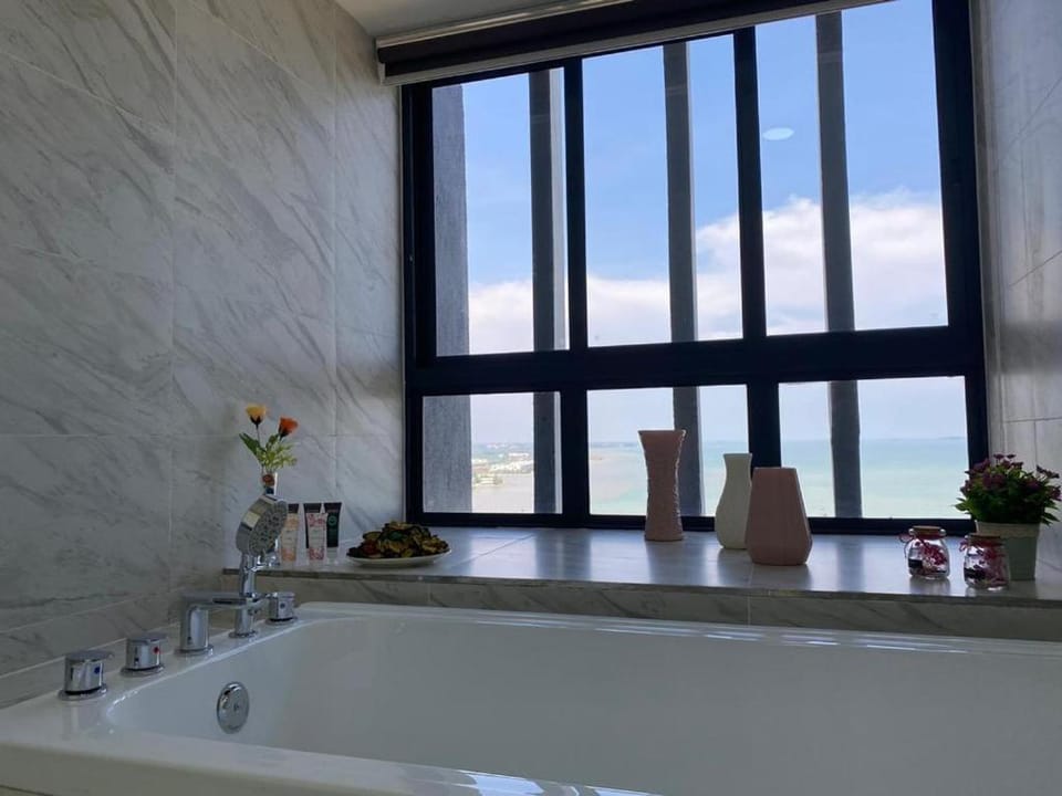 Private Bathtub FreeParking Seaview Moderns B16 Vacation rental in Malacca