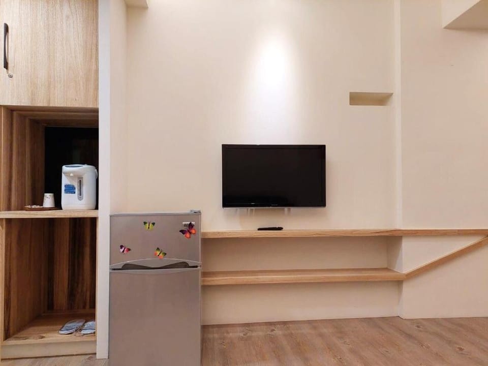 YI-JIAN逸間套房 (獨立觀景陽台、花蓮市中心、近東大門夜市) Vacation rental in Taiwan, Province of China