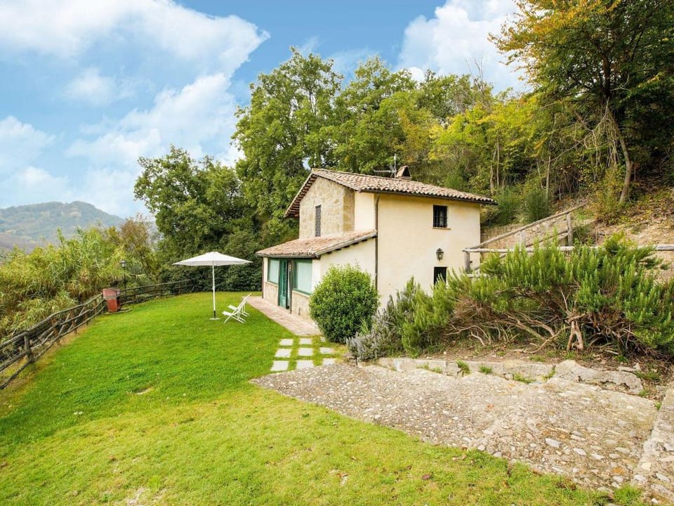 Villa in Rome with Pool  Stunning Views Vacation rental in Umbria