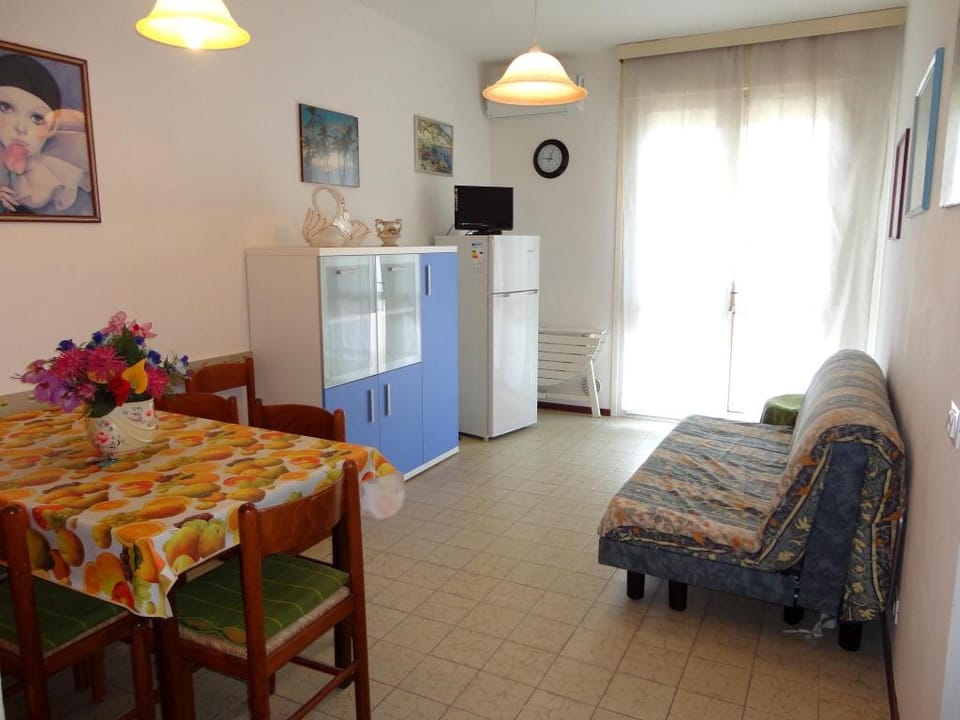 Perfect apartment with terrace for 5 people Apartment in Porto Santa Margherita