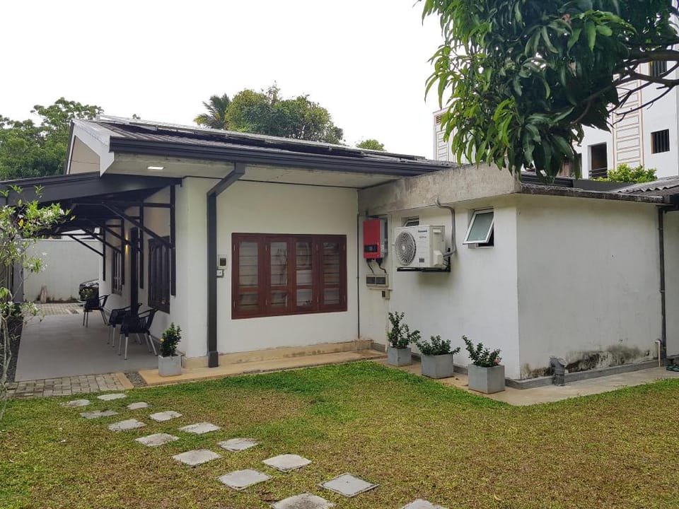 Tephrodornis Villa Vacation rental in Southern Province