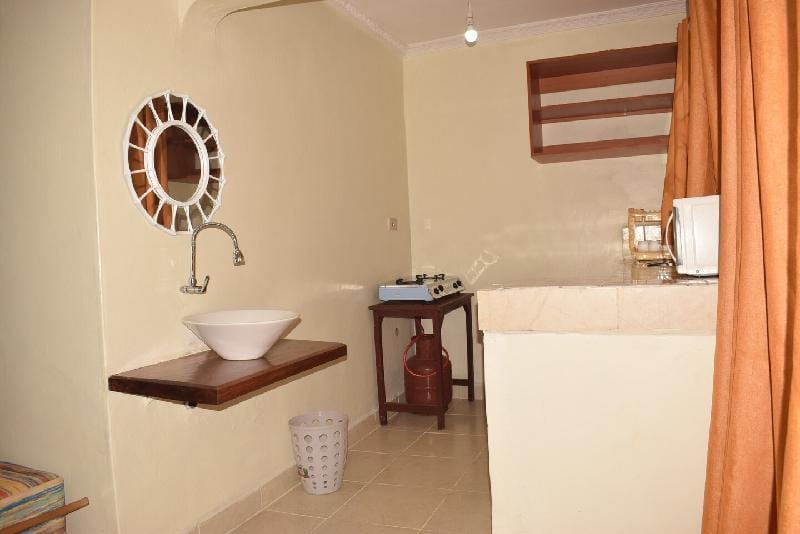 Beautiful 2-bedroom with secure/ free parking  Vacation rental in Uganda