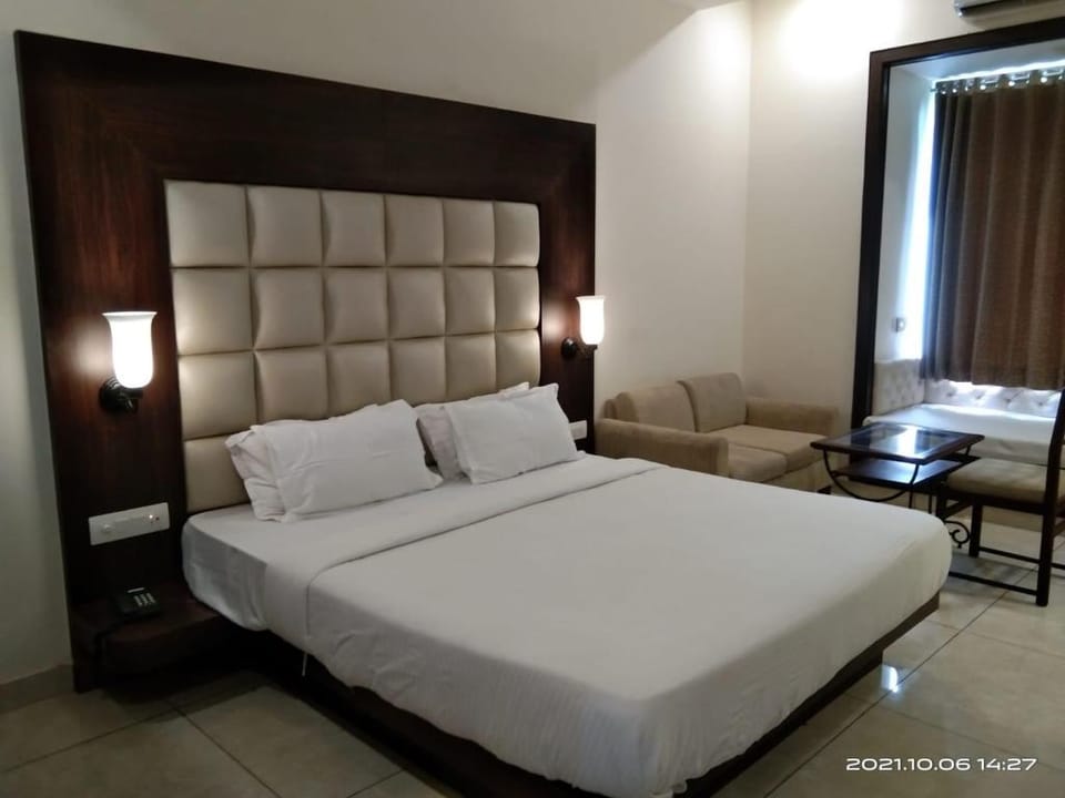 Devi Palace SPA Udaipur Hotel in Gujarat