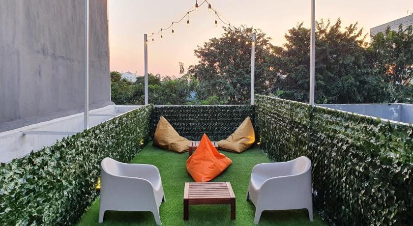Tuju Arteri Pods Hostel in South Jakarta City