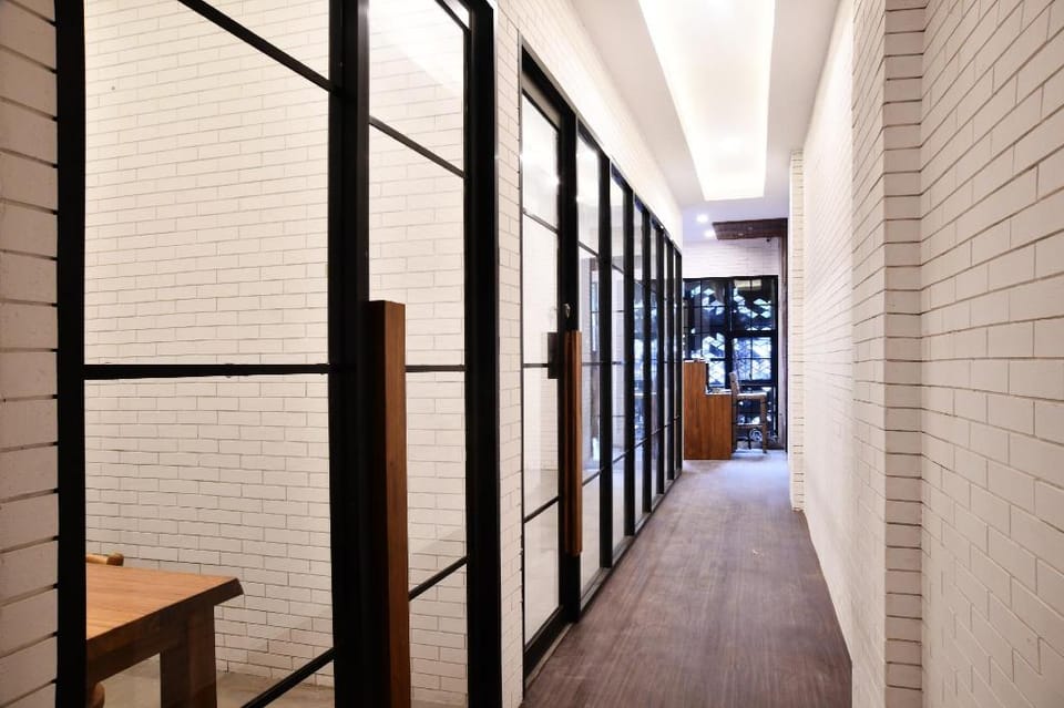 Tuju Arteri Pods Hostel in South Jakarta City