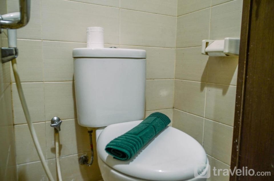 Nice & Warm 1BR Belmont Residence Puri By Travelio Apartment in Jakarta