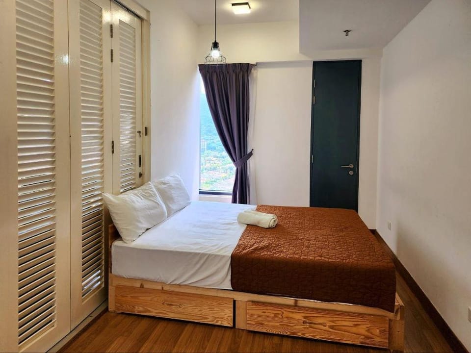 The Mindi l Central Georgetown Condo @Macalister Vacation rental in George Town