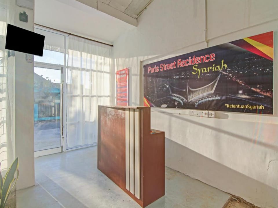 Hotel O Paris Street Residence Syariah Hotel in Padang