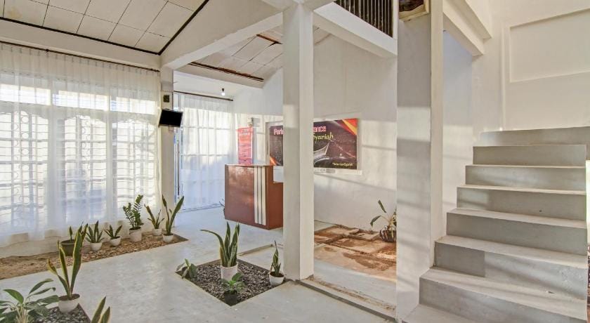 Hotel O Paris Street Residence Syariah Hotel in Padang