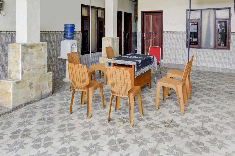 Hotel O Zeevanna Guest House Syariah Hotel in East Java