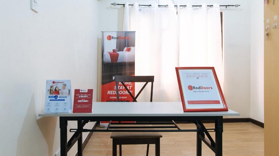 RedDoorz @ Greenview Hotel and Restobar Masbate Hotel in Bicol
