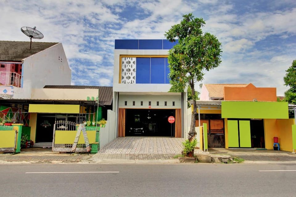 Hotel O Gm Guest House Hotel in East Java
