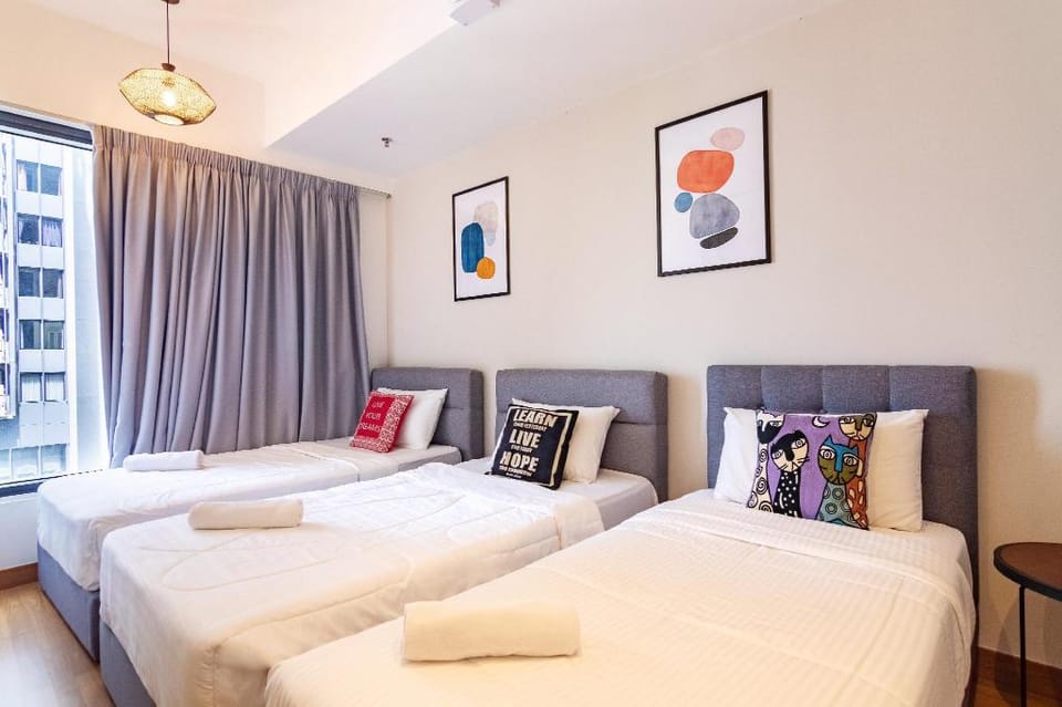 June by ALV, 2BR  Sunny Designer Apartment in George Town