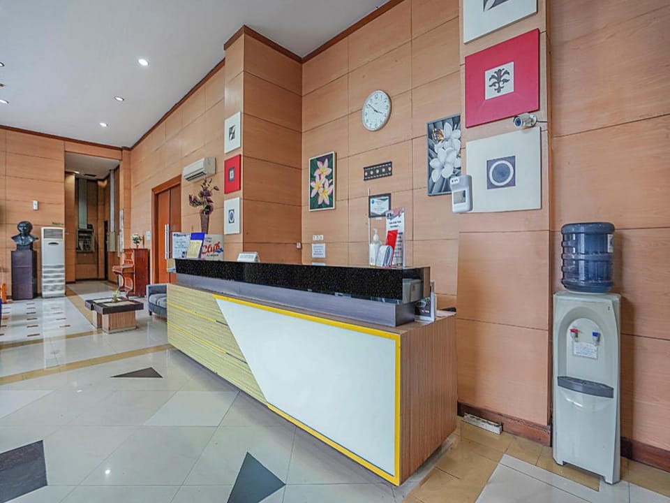 Collection O 90724 Hotel Sinar Sidoarjo Hotel in East Java