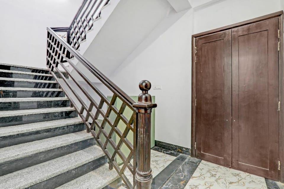 Hotel O The Lemongrass Hotel in Uttar Pradesh