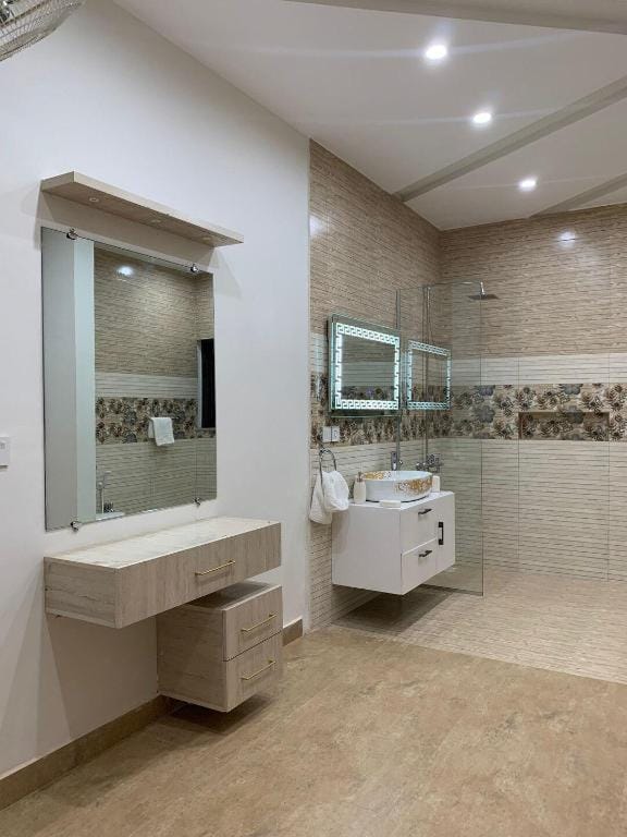 Razi Lounge: 3br Upper portion 1000sqy,WAPDA Town Vacation rental in Lahore