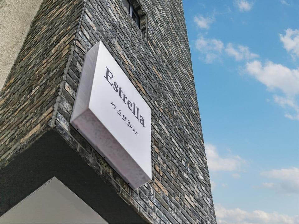 Jeju eseutteuleya pension Bed and Breakfast in South Korea