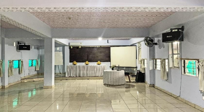 Hotel O Surya HotelNearTaman Anggrek Pkk Watansoppeng Hotel in Indonesia
