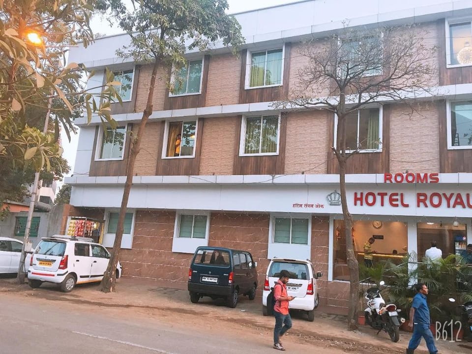 Hotel Royal Oak Hotel in Maharashtra