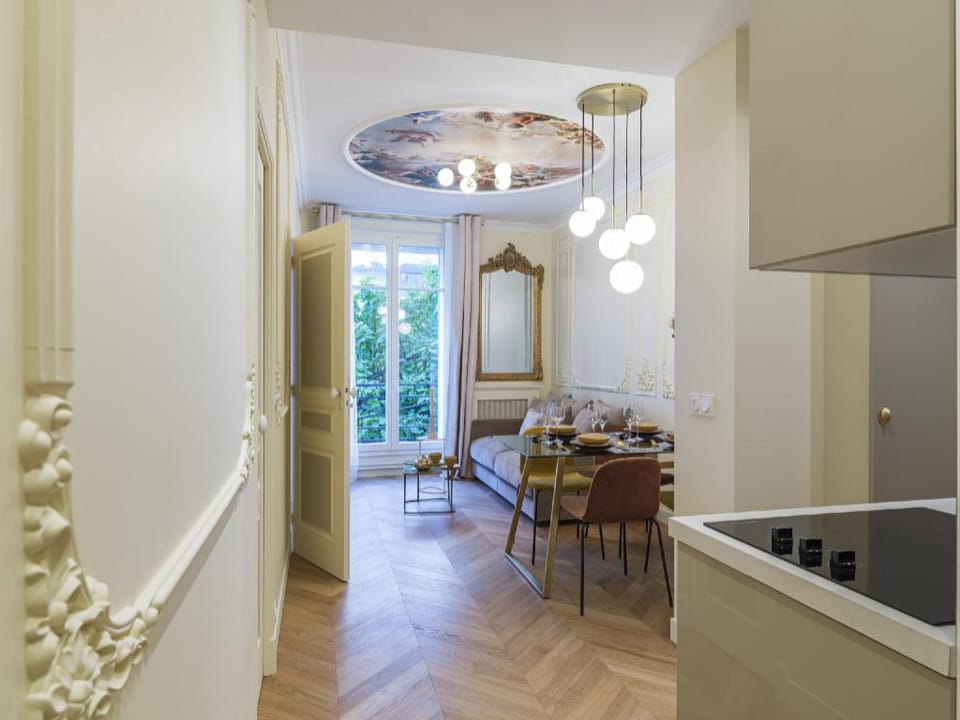 The Gatsby Suite Apartment in Paris