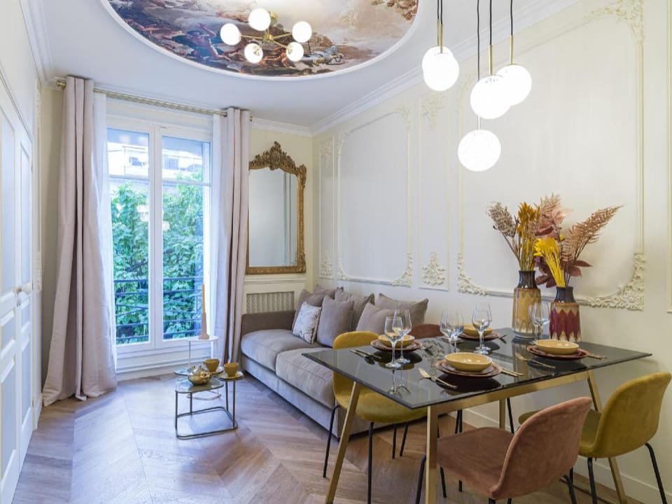 The Gatsby Suite Apartment in Paris