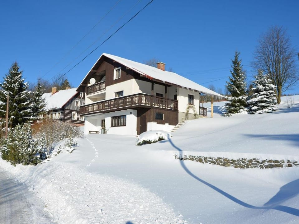 Spacious cottage in the Giant Mountains, 1 km from the skislopes Vacation rental in Lower Silesian Voivodeship